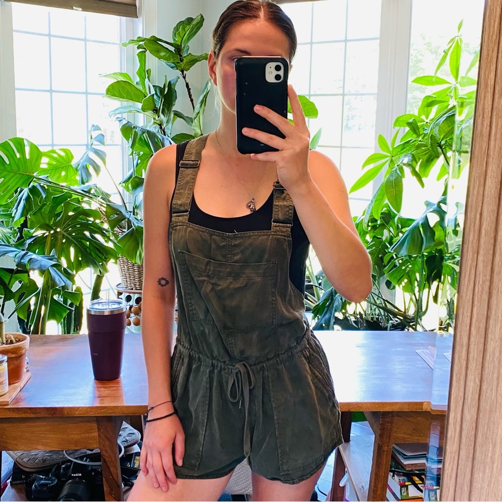 ✨ Aritzia Wilfred Free Romper ✨